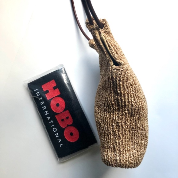 HOBO Straw Bag with Cross Over Leather Strap (HOBO Storage Bag Included) - Picture 4 of 15
